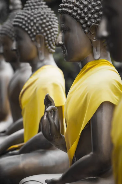 Buddha statyer i Seema Malaka tempel, Colombo, Sri Lanka — Stockfoto