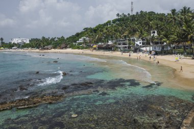 Mirissa, Sri Lanka, şehirdeki tropikal plaj