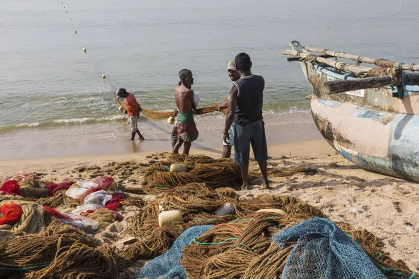 ゴール (スリランカ) - 2016 年 12 月 9 日: 立っていた漁師や仕事 — ストック写真
