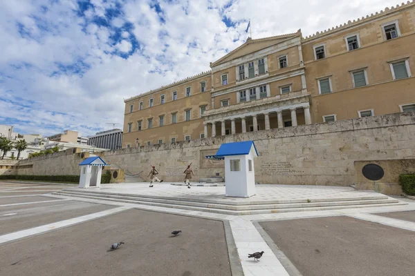 ATHENS, GREECE - SEPTEMBER 21: The Changing of the Guard ceremon — Stock Photo, Image