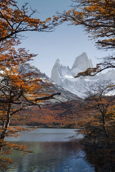 Осень в Fitz Roy Moutain, Патагония, Эль-Чалтен - Аргентина — стоковое фото