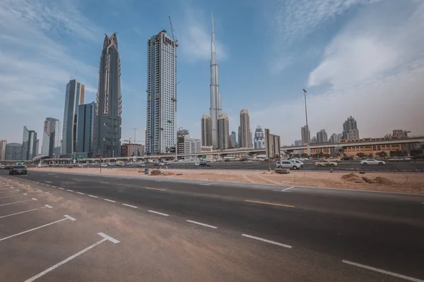 Dubai, Ηνωμένα Αραβικά Εμιράτα - 19 Ιανουαρίου 2017: Στον ορίζοντα του Ντουμπάι με Burj Khaleefa — Φωτογραφία Αρχείου