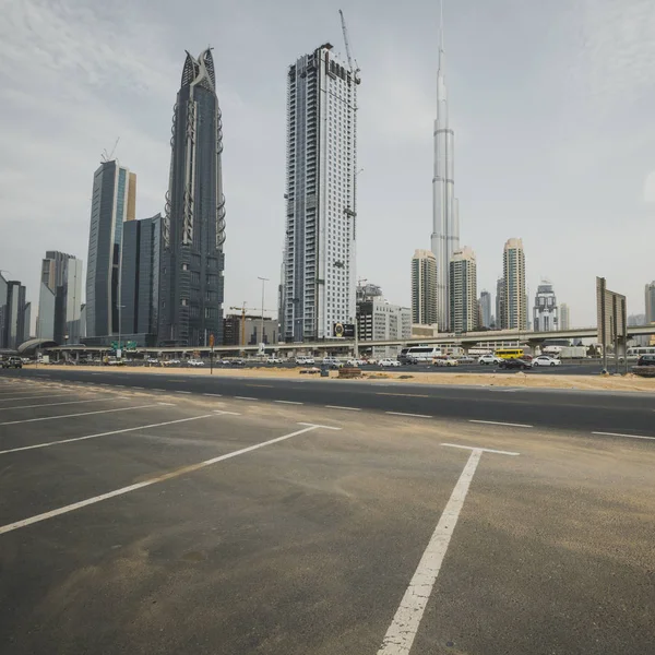 Dubai, Ηνωμένα Αραβικά Εμιράτα - 18 Ιανουαρίου 2017: Στον ορίζοντα του Ντουμπάι με Burj Khaleefa — Φωτογραφία Αρχείου