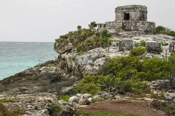 Antik Maya mimari ve Tulum, Meksika içinde bulunan kalıntılar — Stok fotoğraf