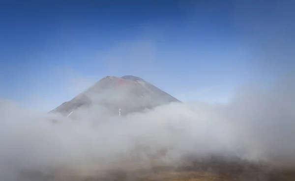 Ngauruhoe volcano (2291mt), Tongariro national park, North islan — Stock Photo, Image