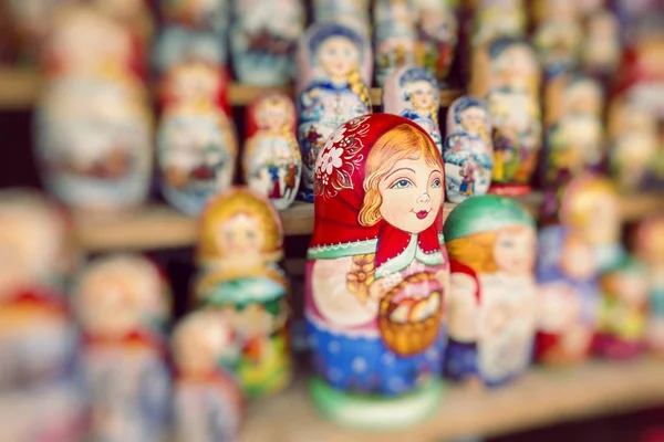 Seleção muito grande de lembranças russas matryoshkas no gif — Fotografia de Stock