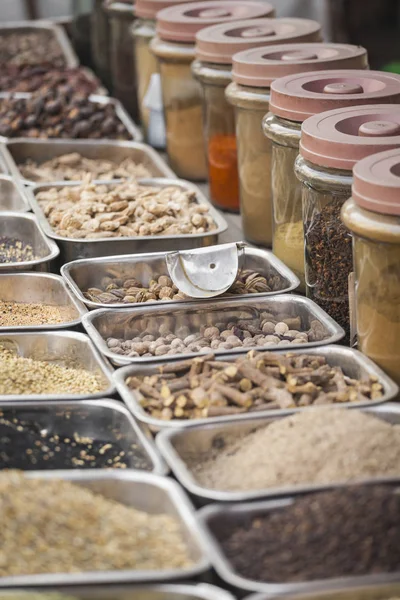 Colorful spices powders and herbs in traditional street market i — Stock Photo, Image