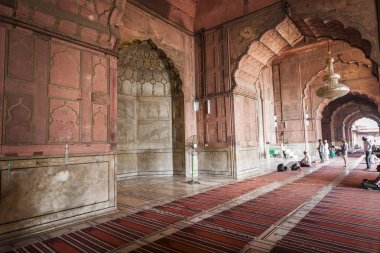 Delhi, Hindistan - 12 Ekim 2013: Delhi Jama Mescidi Camii.