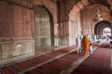 Delhi, Hindistan - 12 Ekim 2013: Delhi Jama Mescidi Camii.