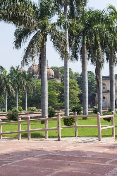 Tumba de Safdarjung en Nueva Delhi, India. Fue construido en 1754 en —  Fotos de Stock