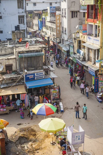 DELHI, INDIA - OCTOBER 12, 2013: Busy Main Bazar street, the mos — Stock Photo, Image