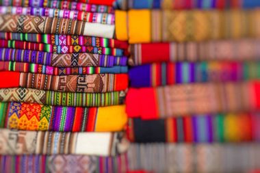 Peru, Güney Amerika pazarında renkli kumaş