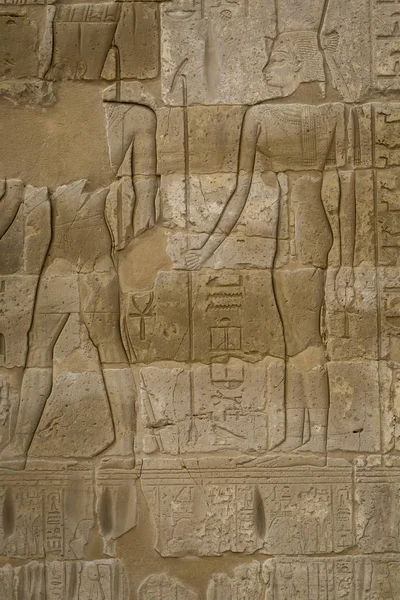 Symbols signs figures of the Pharaohs in Egypt, the wall in Luxo — Stock Photo, Image