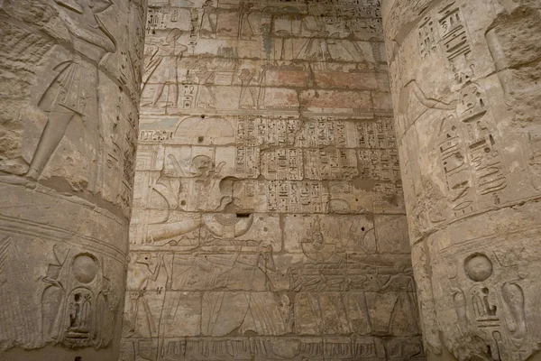 Temple of Medinet Habu, dedicated to Rameses III. - UNESCO World — Stock Photo, Image