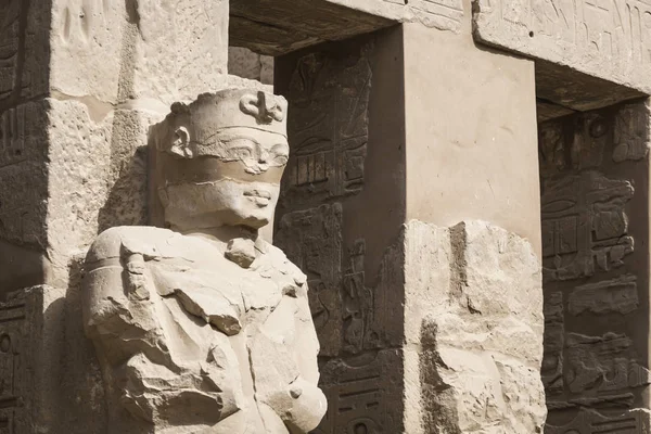 Ruínas antigas do templo Karnak em Luxor. Egipto — Fotografia de Stock