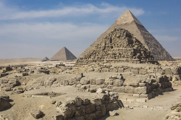 Egyptiska pyramiderna i Giza, Cairo — Stockfoto