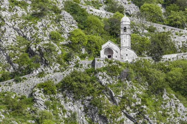Gamla kyrkan inuti stari grad, kotor, montenegro — Stockfoto