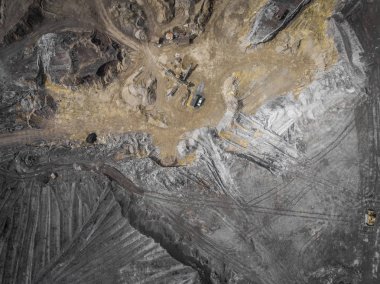 Havadan görünümü üzerinde fabrika işleme yapı malzemeleri. Kum