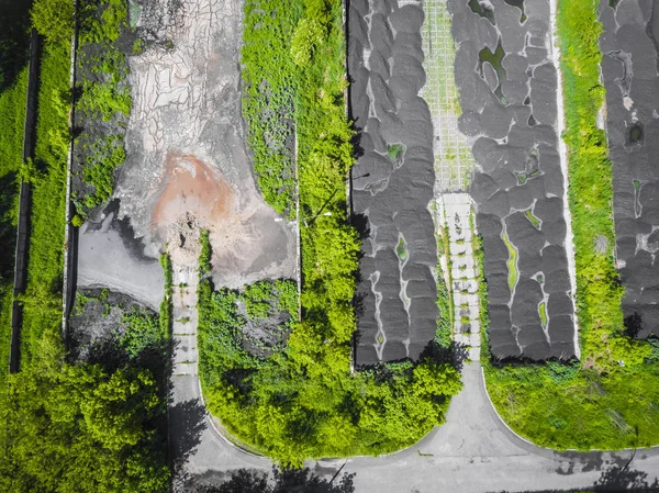 Sewage farm. Static aerial photo looking down onto the clarifyin — Stock Photo, Image