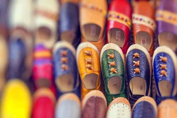 Chaussons marocains colorés, Marrakech — Photo