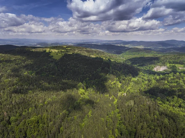 Czarna Gora mou yakınındaki dağlarda yaz zaman havadan görünümü — Stok fotoğraf
