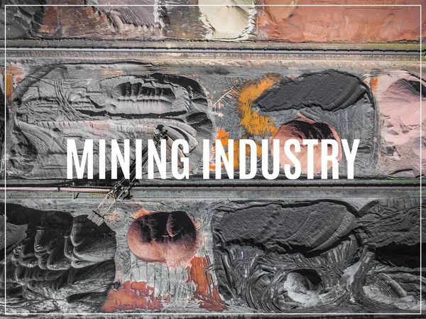 Důlní Industry.Coal slovo a písku dolu. Pohled shora. — Stock fotografie