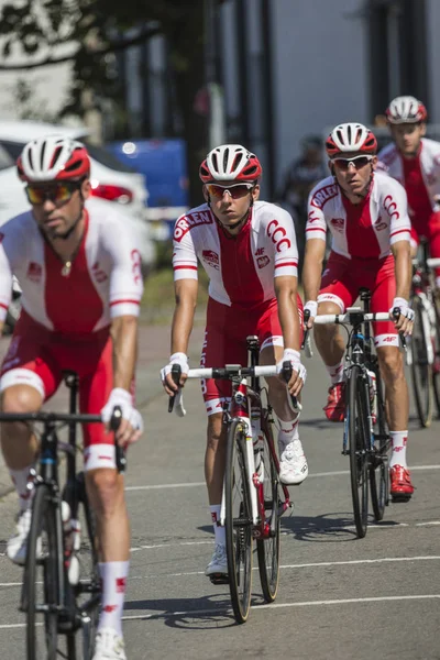 JAWORZNO, POLONIA - 31 DE JULIO DE 2017: Ciclistas en el inicio de la t — Foto de Stock