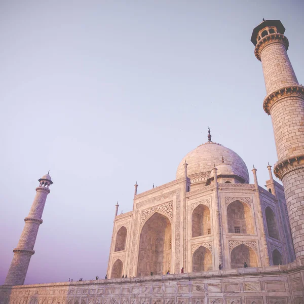 Amazing view on the Taj Mahal in sunset light with reflection in — Stock Photo, Image