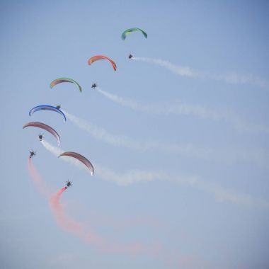 Radom, Polonya - 26 Ağustos 2017: akrobasi uçan Dragons gr