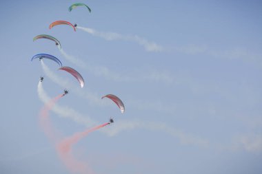 Radom, Polonya - 26 Ağustos 2017: akrobasi uçan Dragons gr