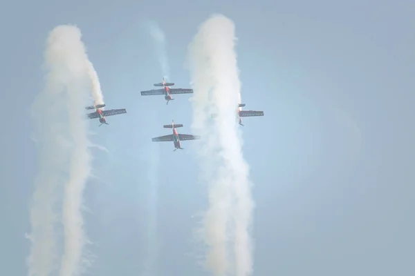 RADOM, POLOGNE - 26 AOÛT 2017 : Formation de groupes de voltige aérienne "Zela — Photo