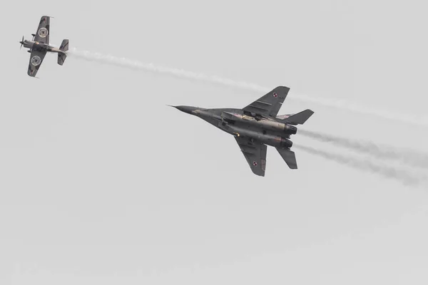 Radom, Polen - 26 augusti: Polska flygvapnet, Mig 29 Fulcrum och — Stockfoto