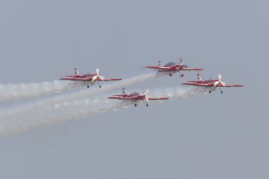 Radom, Polonya - 26 Ağustos 2017: akrobasi grubu oluşumu 