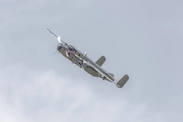 RADOM, POLAND - AUGUST 26, 2017 : The Flying Bulls during Air Sh — Stock Photo, Image