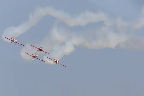 Radom, Polonya - 26 Ağustos 2017: akrobasi grubu oluşumu "durum — Stok fotoğraf