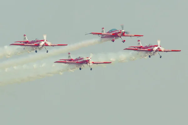 RADOM, POLOGNE - 26 AOÛT 2017 : Formation de groupes de voltige aérienne "Zela — Photo