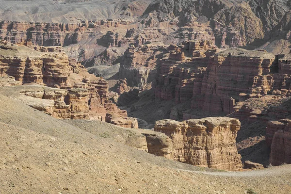 Charyn canyon na região de Almaty do Cazaquistão. Bela montanha — Fotografia de Stock