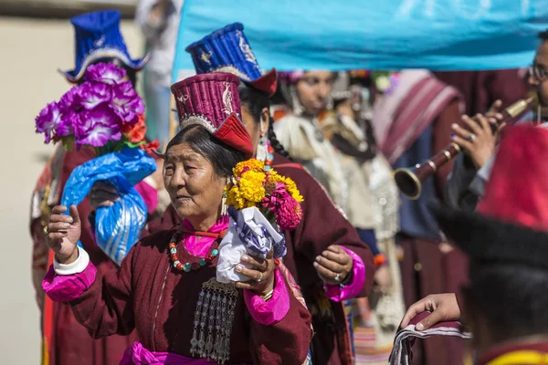 Leh, Hindistan - 20 Eylül 2017: Ladakhi tanımlanamayan sanatçıları