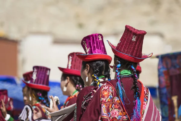 Leh, indien - 20. september 2017: unbekannte künstler in ladakhi — Stockfoto