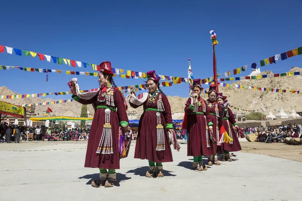 Leh, Sverige - 20 September 2017: Oidentifierade konstnärer i ladakhiska — Stockfoto