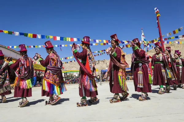 LEH, INDIA - SEPTEMBER 20, 2017: Unidentified artists in Ladakhi — Stock Photo, Image