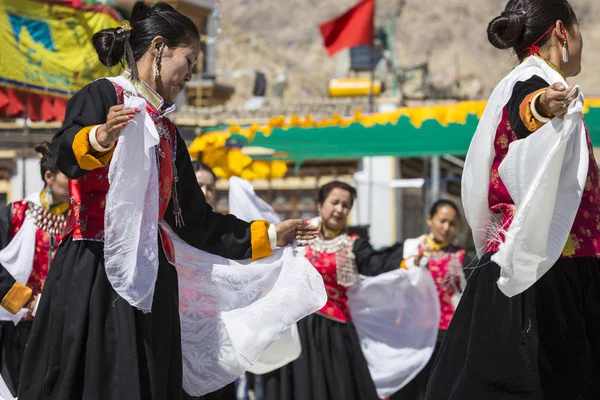 LEH, ÍNDIA - 20 de setembro de 2017: Artistas não identificados em Ladakhi — Fotografia de Stock