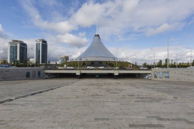 Astana, Kazakistan - 13 Eylül 2017: Çeşme at nalı ve 