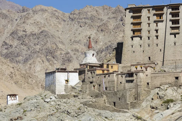 Leh staden och bergen, Leh Ladakh, Indien — Stockfoto