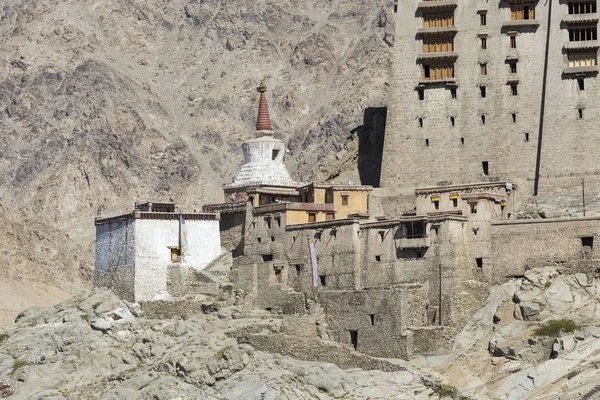 Leh staden och bergen, Leh Ladakh, Indien — Stockfoto