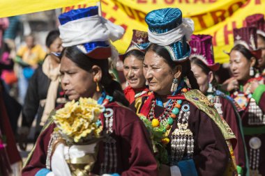 Leh, Hindistan - 20 Eylül 2017: Ladakhi tanımlanamayan sanatçıları