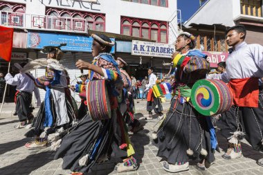 Leh, Hindistan - 20 Eylül 2017: Ladakhi tanımlanamayan sanatçıları