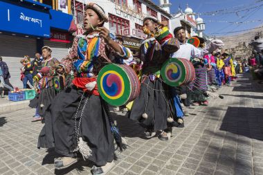 Leh, Hindistan - 20 Eylül 2017: Ladakhi tanımlanamayan sanatçıları