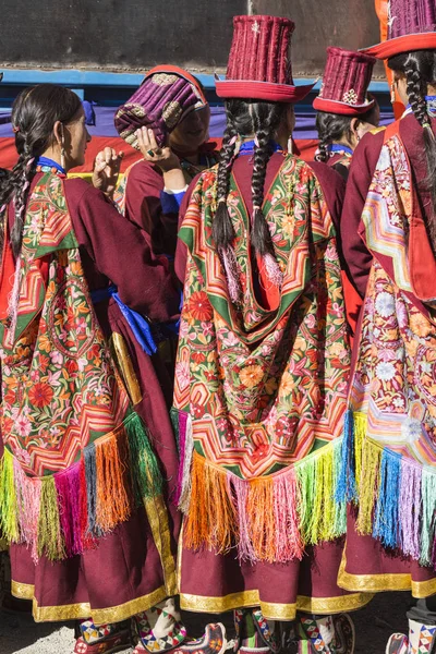 Leh, indien - 20. september 2017: unbekannte künstler in ladakhi — Stockfoto