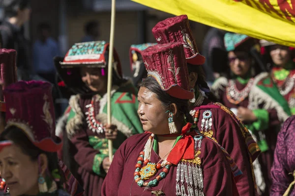 Leh, Hindistan - 20 Eylül 2017: Ladakhi tanımlanamayan sanatçıları